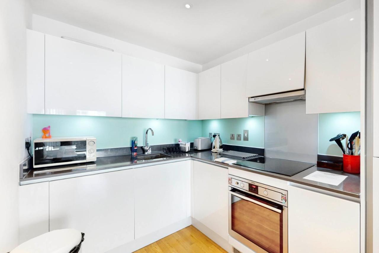 Lovely 1 Bed Apartment In Streatham London Exterior foto