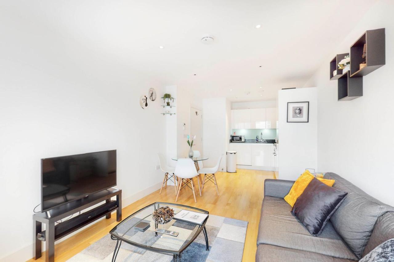 Lovely 1 Bed Apartment In Streatham London Exterior foto
